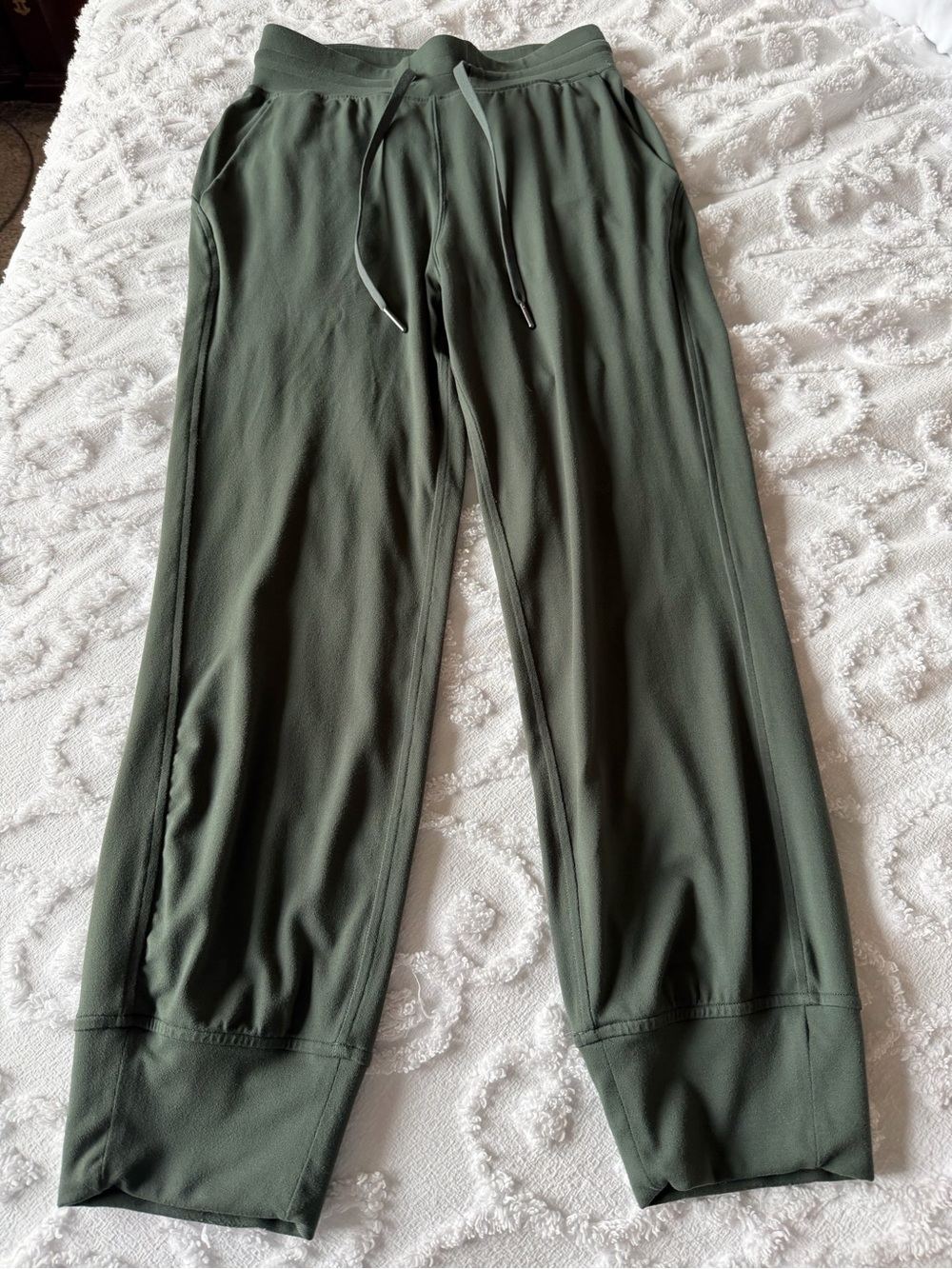 Lululemon Ready to Rulu Joggers sz 4 - Picture 2 of 5